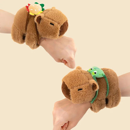 Kawaii Capybara Plush Wristband – Soft Snap Bracelet with Stuffed Animal Design, Cute and Fun Accessory Gift